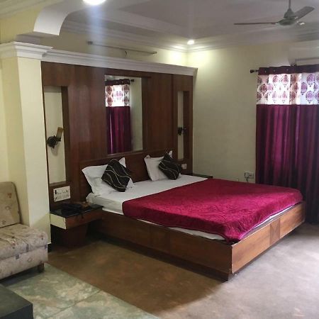 Hotel Poonam Raipur  Exterior photo