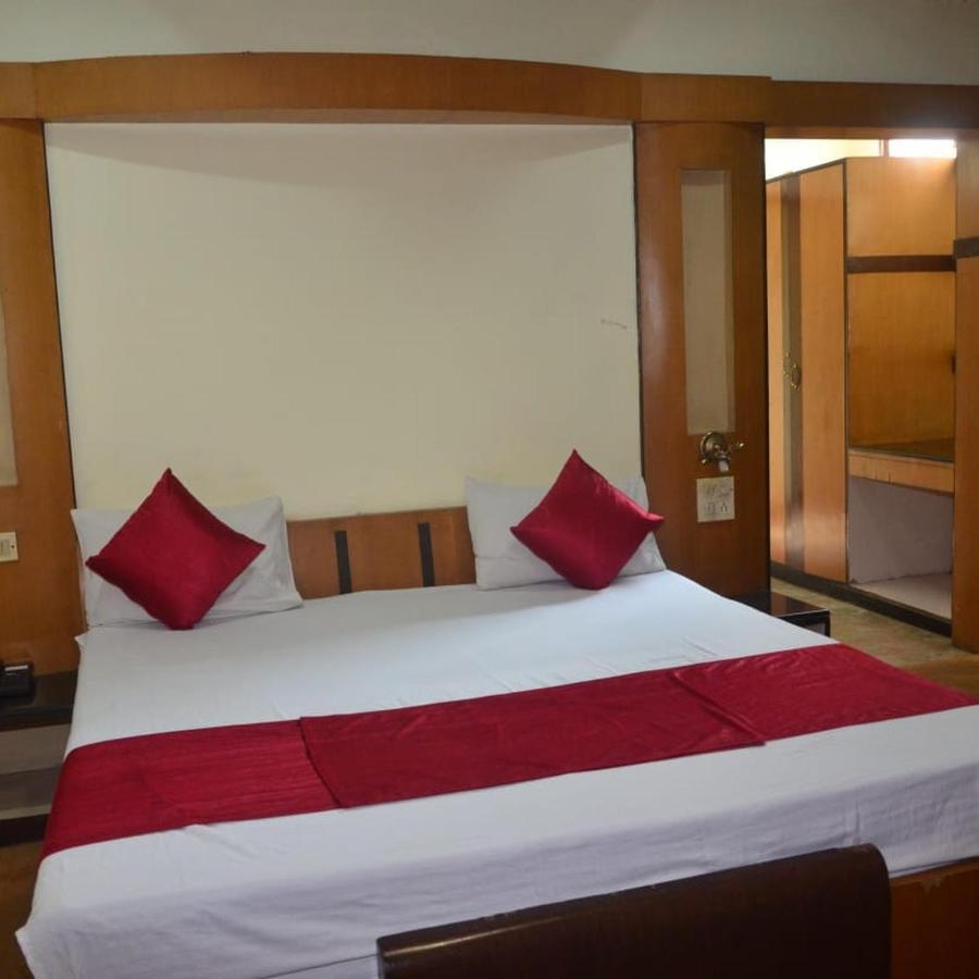 Hotel Poonam Raipur  Exterior photo