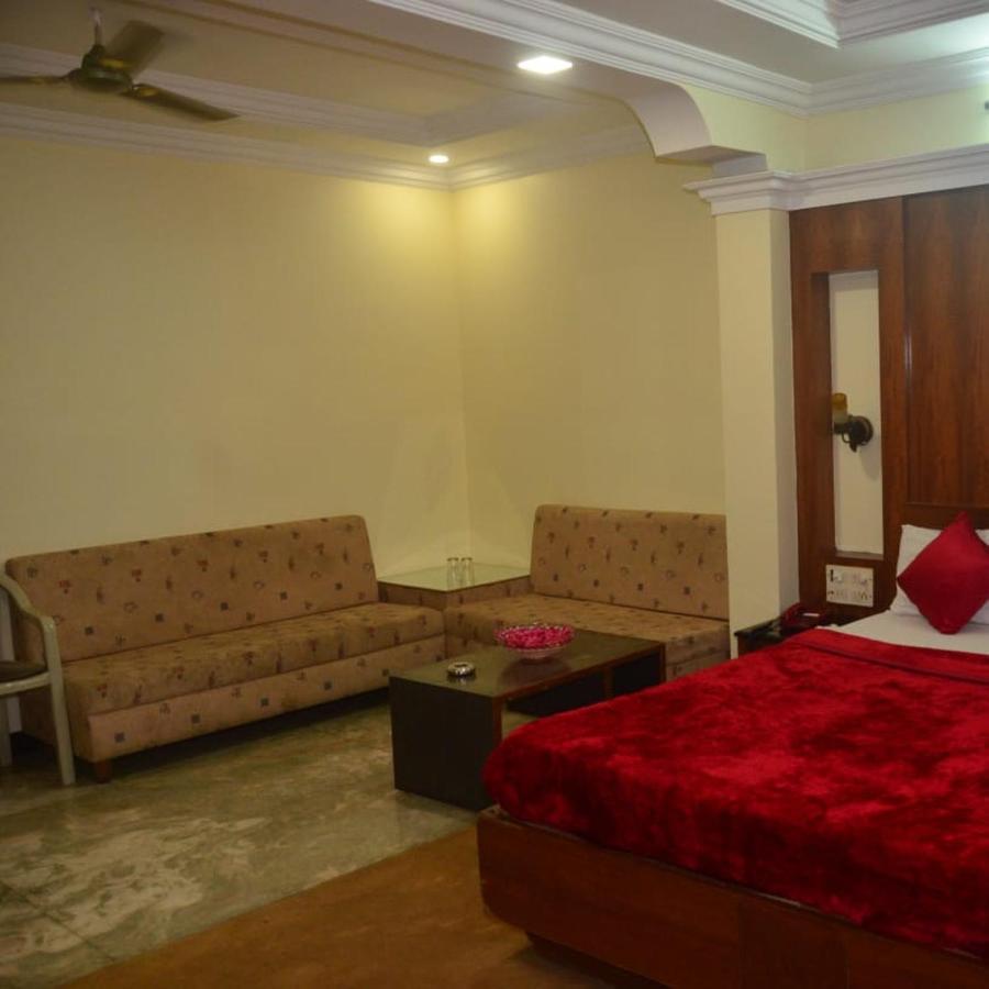 Hotel Poonam Raipur  Exterior photo