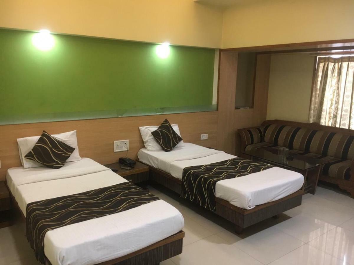 Hotel Poonam Raipur  Exterior photo